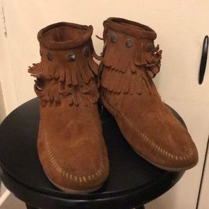 Minnetonka Booties size 9